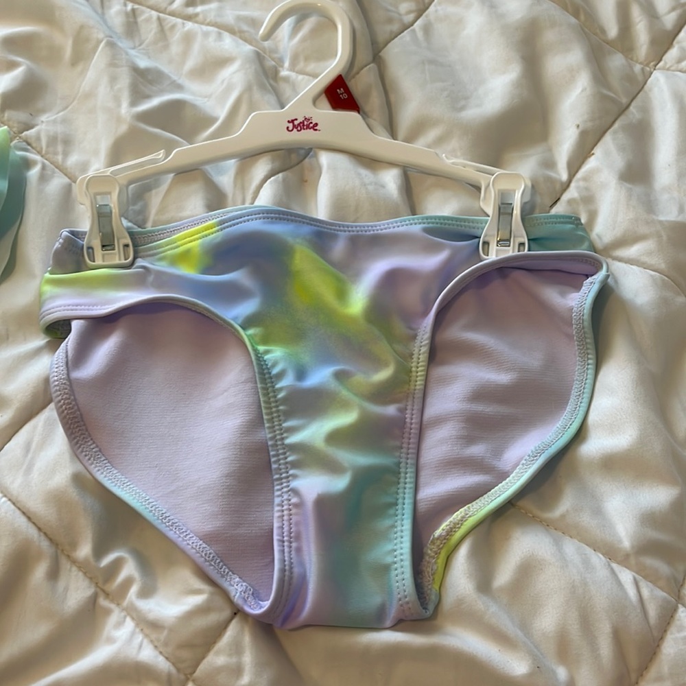 This is a cute justice swimsuit!